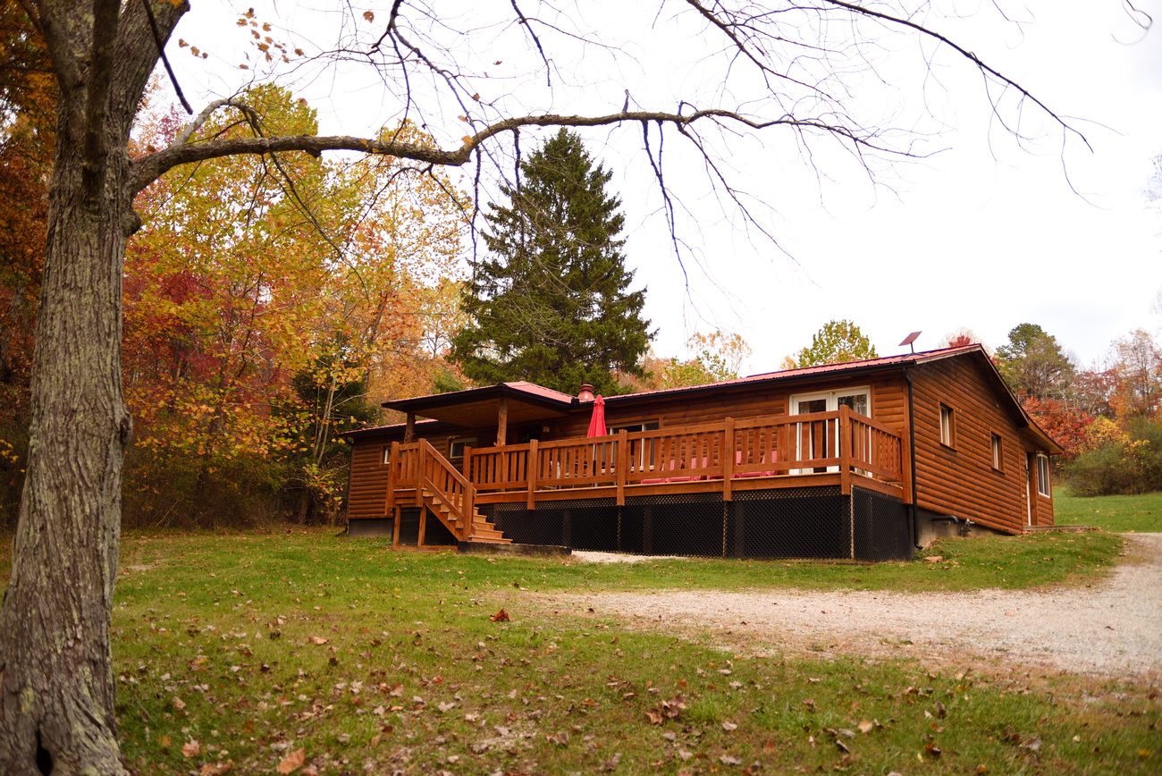 Red Oak Cabin — private fishing pond in the woods