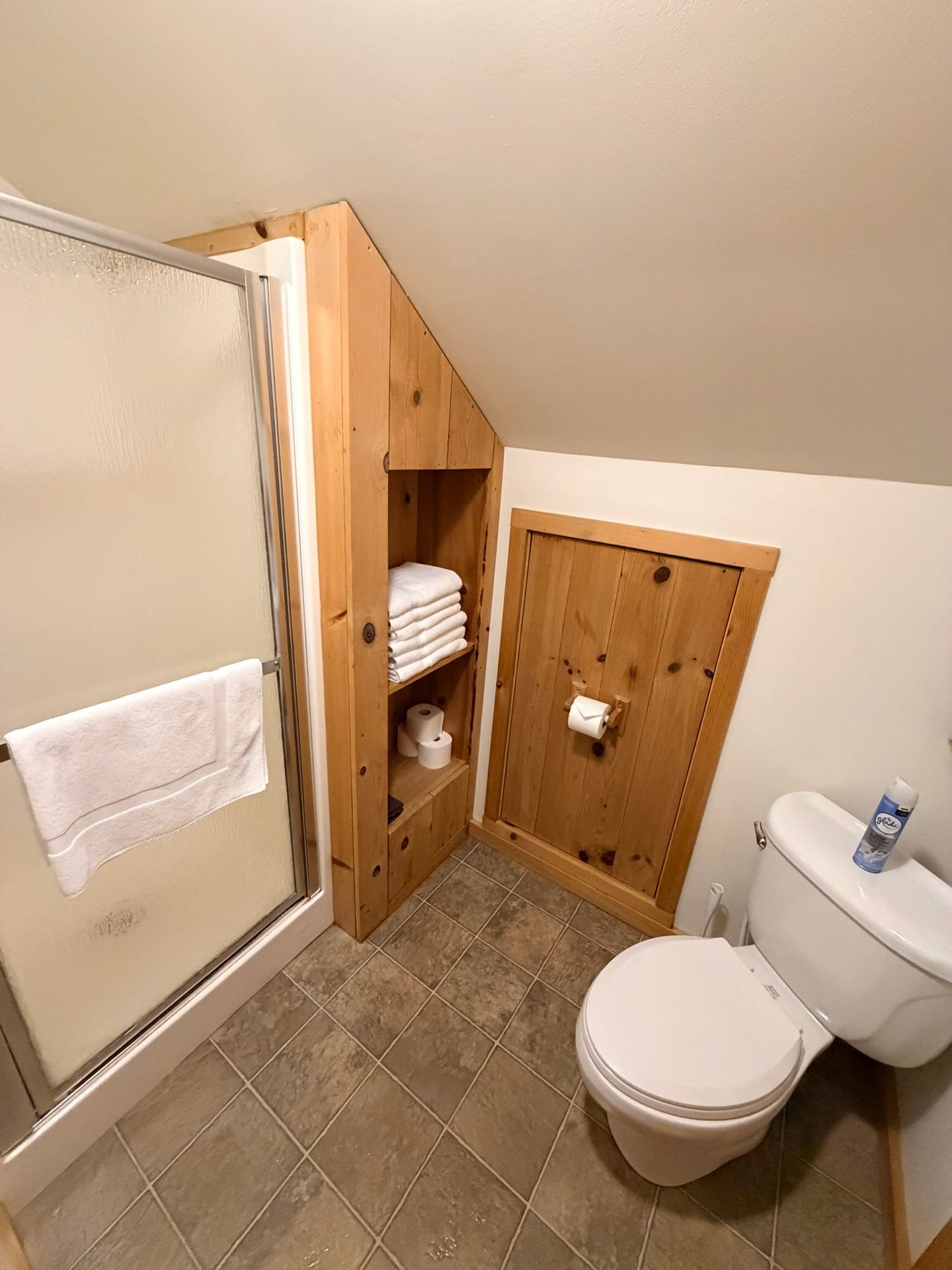 Second full bath with a walk-in shower at Redbud Cabin
