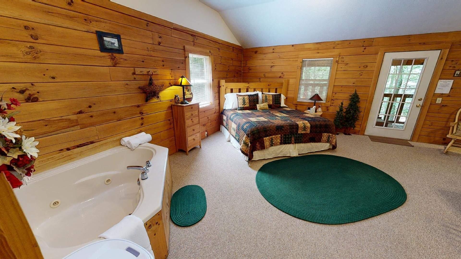 Bear Run Aspen Cabin Jacuzzi