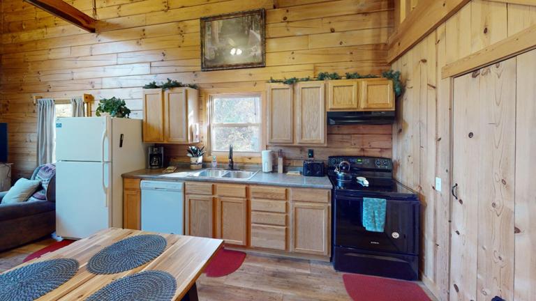 Redbud Cabin Hocking Hills